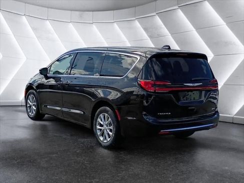 New 2026 Chrysler Pacifica Select image 20