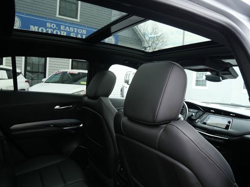 Used 2019 Cadillac XT4 Premium Luxury image 25