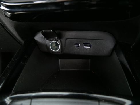 Used 2025 Chevrolet Trax ACTIV w/ Driver Confidence Package FWD image 30