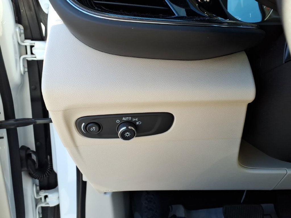 Used 2023 Buick Envision Essence AWD/4WD image 13