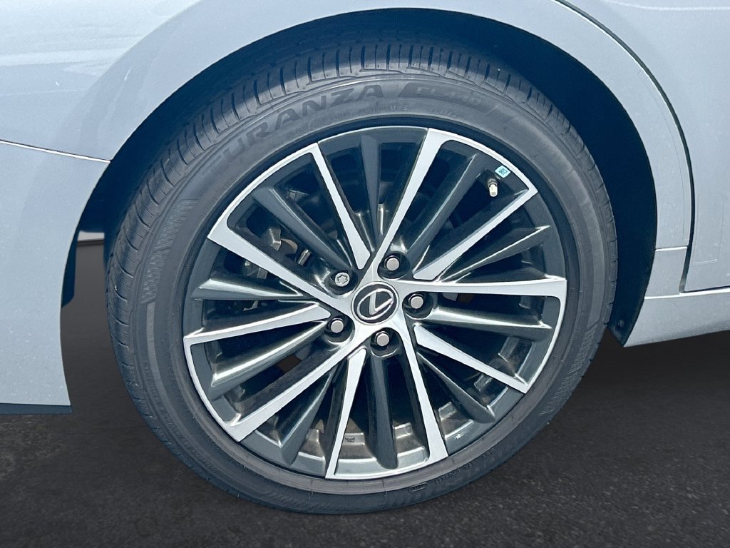 Used 2025 Lexus ES 350 w/ Premium Package FWD image 17