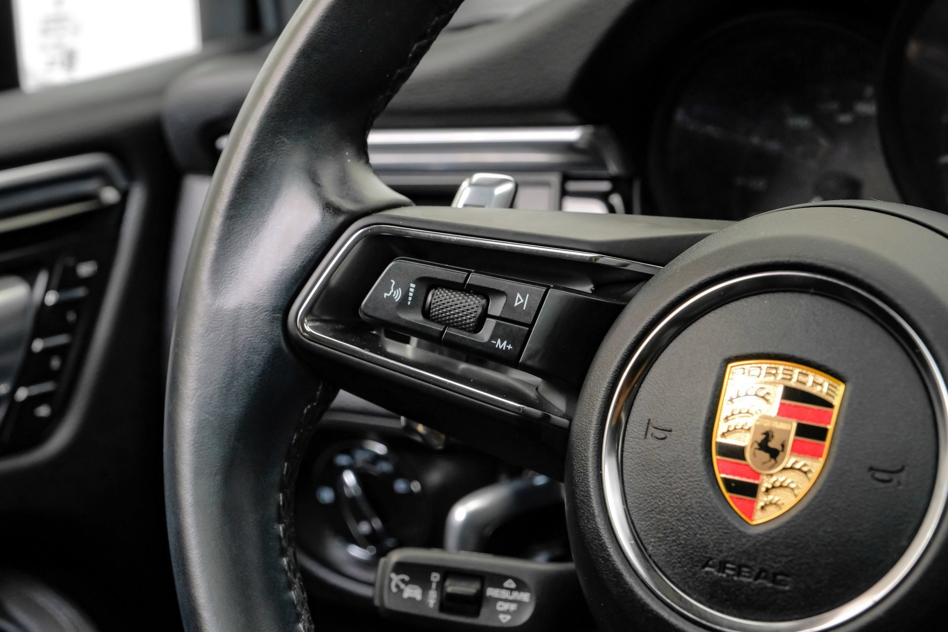 Used 2024 Porsche Macan w/ Premium Plus Package AWD/4WD image 21