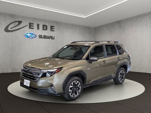 Used 2025 Subaru Forester Premium w/ Convenience Package #1 AWD/4WD image 2