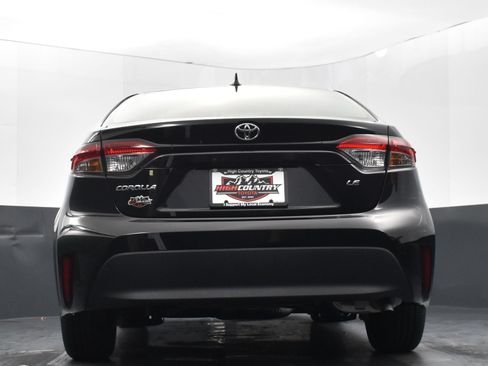 Used 2025 Toyota Corolla LE FWD image 39