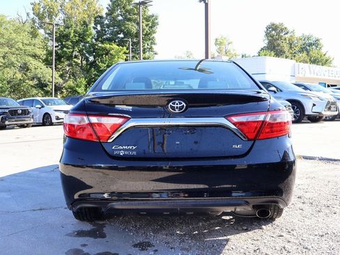 Used 2017 Toyota Camry SE image 6