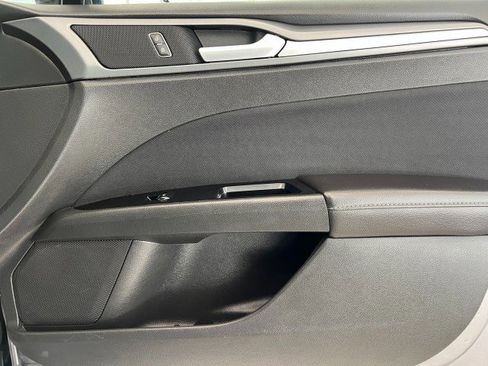 Used 2013 Ford Fusion SE image 17