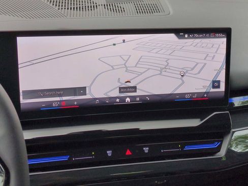 Certified 2025 BMW 530i xDrive w/ Premium Package image 31