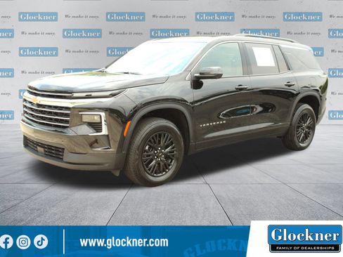 Used 2026 Chevrolet Traverse LT w/ Driver Confidence Package FWD image 1