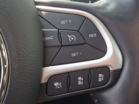 Used 2021 Jeep Compass Limited image 22