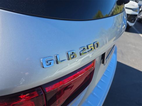 Used 2022 Mercedes-Benz GLB 250 image 5