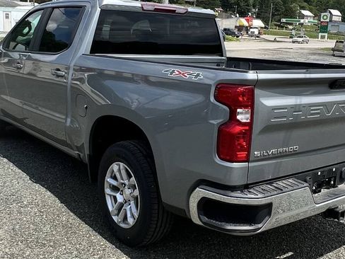 Used 2023 Chevrolet Silverado 1500 LT AWD/4WD image 13