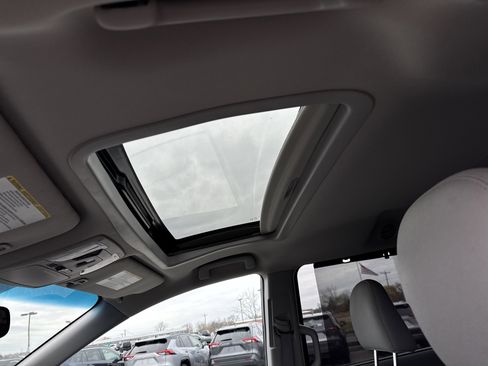 Certified 2017 Toyota Sienna XLE image 26