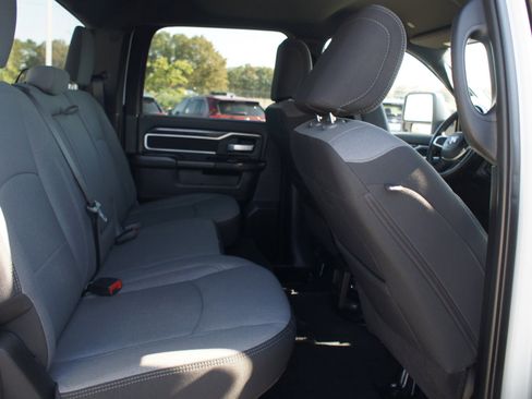 Used 2024 RAM 2500 Big Horn image 23