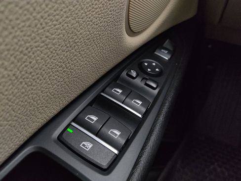 Used 2017 BMW X5 xDrive40e AWD/4WD image 27