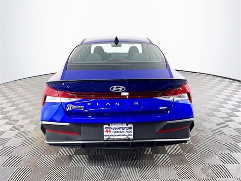 New 2025 Hyundai Elantra SEL image 7