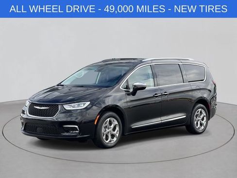 Used 2021 Chrysler Pacifica Limited AWD/4WD image 1