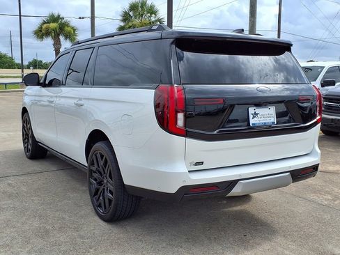 Used 2025 Ford Expedition Max Platinum w/ Platinum Ultimate Package AWD/4WD image 4