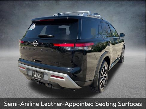 Used 2025 Nissan Pathfinder Platinum w/ Black Appearance Package AWD/4WD image 8