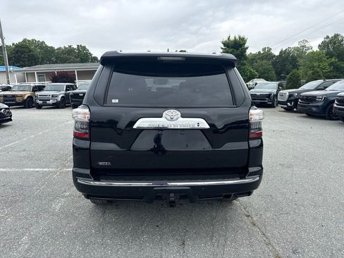 Used 2024 Toyota 4Runner Limited AWD/4WD image 4