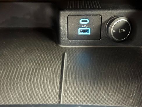 Used 2021 Ford Escape SE image 38