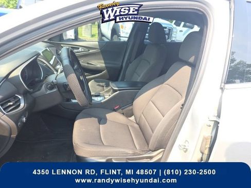 Used 2021 Chevrolet Malibu LS FWD image 9