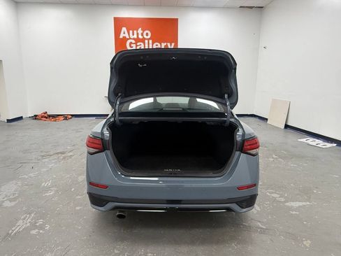 Used 2025 Nissan Sentra SR w/ SR Premium Package FWD image 4