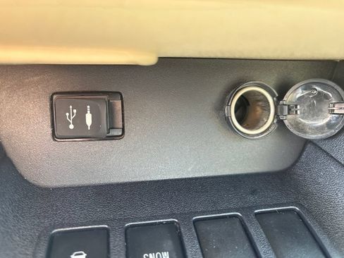 Used 2015 Toyota Highlander Limited w/ Driver Technology Package FWD image 20