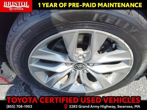 Certified 2022 Toyota Avalon XLE FWD image 9