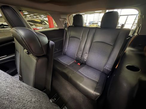 Used 2019 Dodge Journey Crossroad w/ Nav & Sun Group image 16