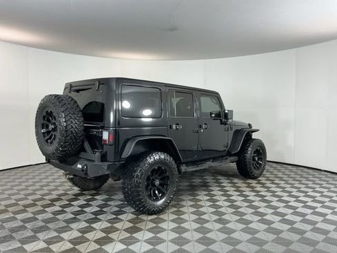 Used 2012 Jeep Wrangler Unlimited Rubicon w/ Dual Top Group AWD/4WD image 5