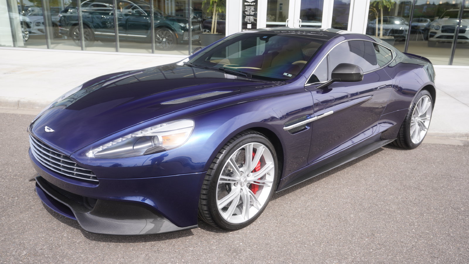 Used 2015 Aston Martin Vanquish Coupe RWD image 26