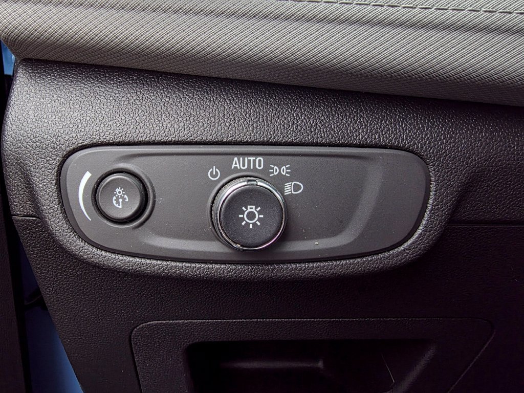 Used 2024 Chevrolet TrailBlazer LT w/ Driver Confidence Package FWD image 13