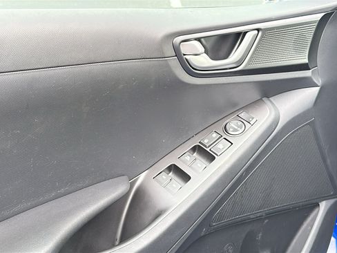 Used 2021 Hyundai Ioniq SE FWD image 22