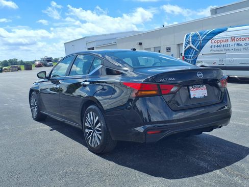 Used 2024 Nissan Altima 2.5 SV FWD image 8