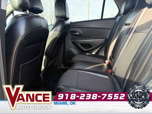 Used 2019 Chevrolet Trax LT w/ LT Convenience Package image 13