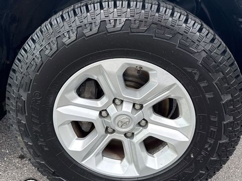 Used 2018 Toyota 4Runner SR5 Premium AWD/4WD image 4