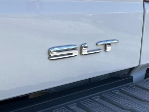 Used 2022 GMC Sierra 1500 SLT w/ SLT Convenience Package AWD/4WD image 13