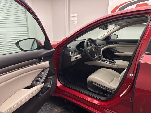 Used 2018 Honda Accord LX image 5