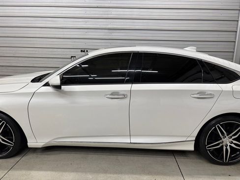 Used 2021 Honda Accord Touring image 7