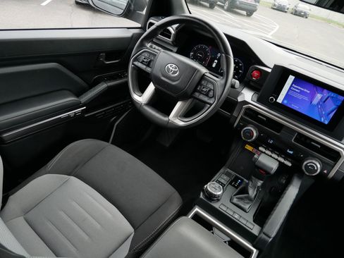 Used 2025 Toyota 4Runner TRD Off-Road AWD/4WD image 9