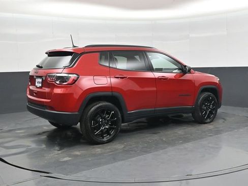 New 2026 Jeep Compass Latitude image 3