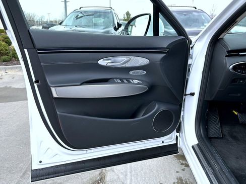 New 2026 Genesis GV70 2.5T Select w/ G1 Accessory Package AWD/4WD image 9