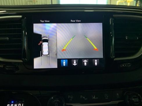 Used 2020 Chrysler Pacifica Touring-L Plus FWD image 4