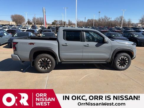 Used 2023 Nissan Frontier PRO-4X w/ Technology Package image 6