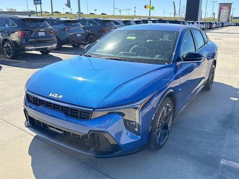 New 2026 Kia K4 GT-Line image 3