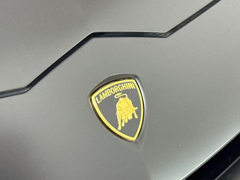 Used 2022 Lamborghini Urus AWD/4WD image 37