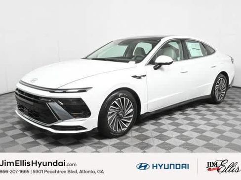 New 2025 Hyundai Sonata Limited FWD image 2