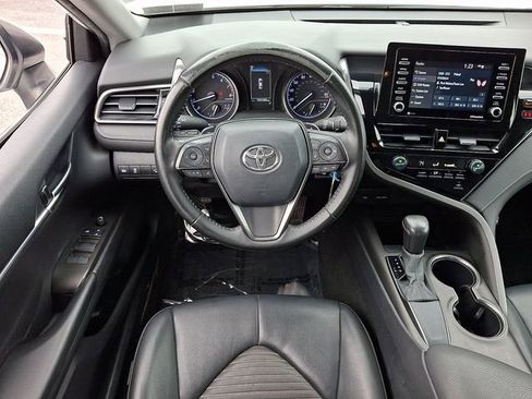 Used 2021 Toyota Camry SE image 11