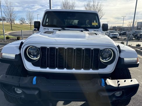 Used 2024 Jeep Wrangler Unlimited Rubicon 4xe image 3