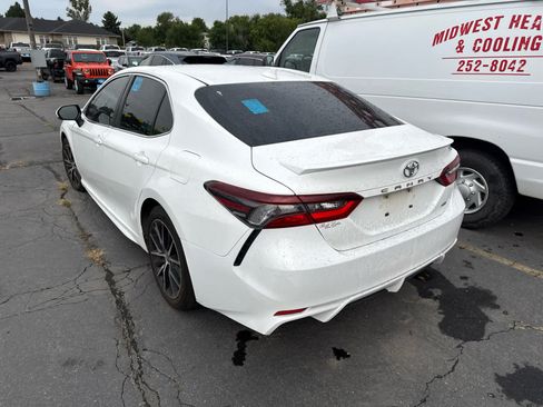 Used 2022 Toyota Camry SE FWD image 5